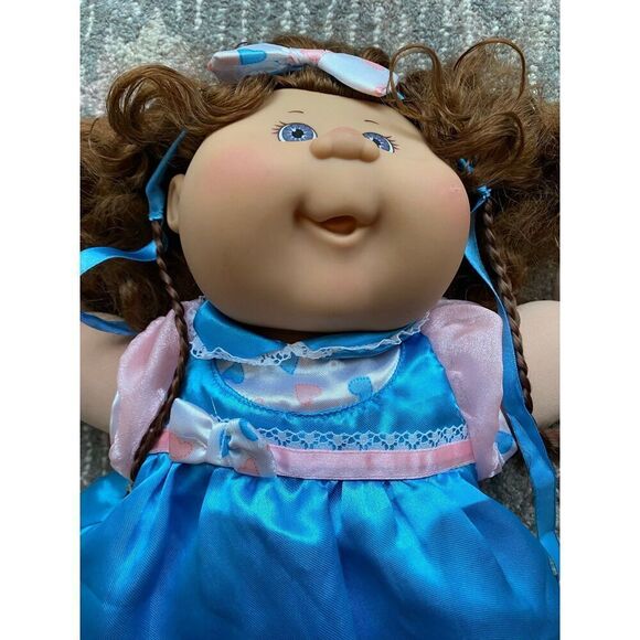 Cabbage Patch Curly with Braids - Picture 7 of 8